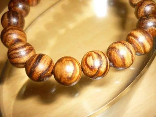 沉香木佛珠的鉴别技巧 如何判断真假沉香木