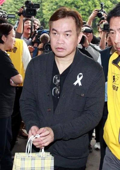 高凌风去世葬礼现场照片 高凌风妻子金友庄车震照片