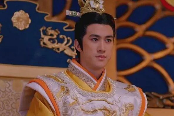 小鸟依人最早是用来形容男性的，那它形容男性时表示什么含义？