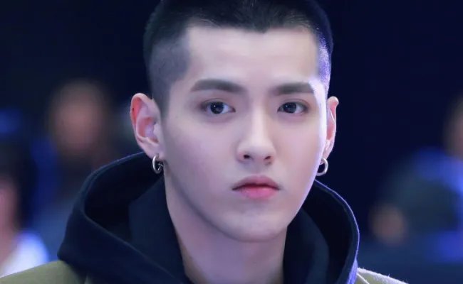 张艺兴王思聪一起打台球，王思聪还和哪位男明星是好友吗？