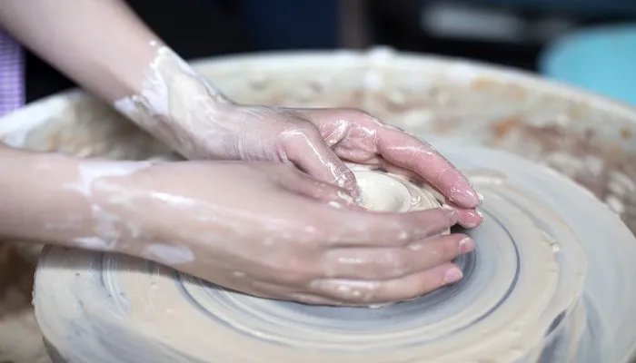 唐三彩是哪三个颜色 唐三彩由哪三种颜色组成