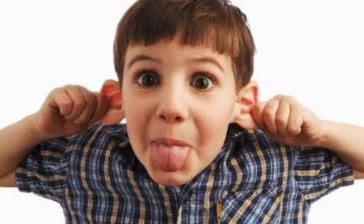 少林寺500多年古碑遭熊孩子刻画,孩子的父母是否要承担责任?