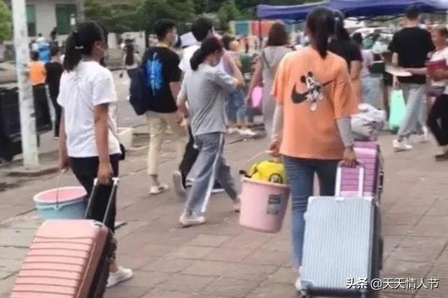 昆山扔证件大家有什么想说的？