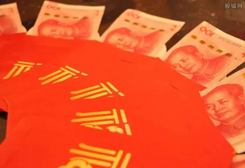 村民订婚摆巨额现金彩礼被通报 订婚彩礼一般多少钱