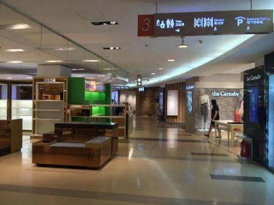 俄一些购物中心向耐克等品牌索赔，如何从法律角度解读此举？