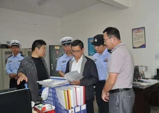 黄山市公安局原副局长钱丰坠亡是怎么回事？