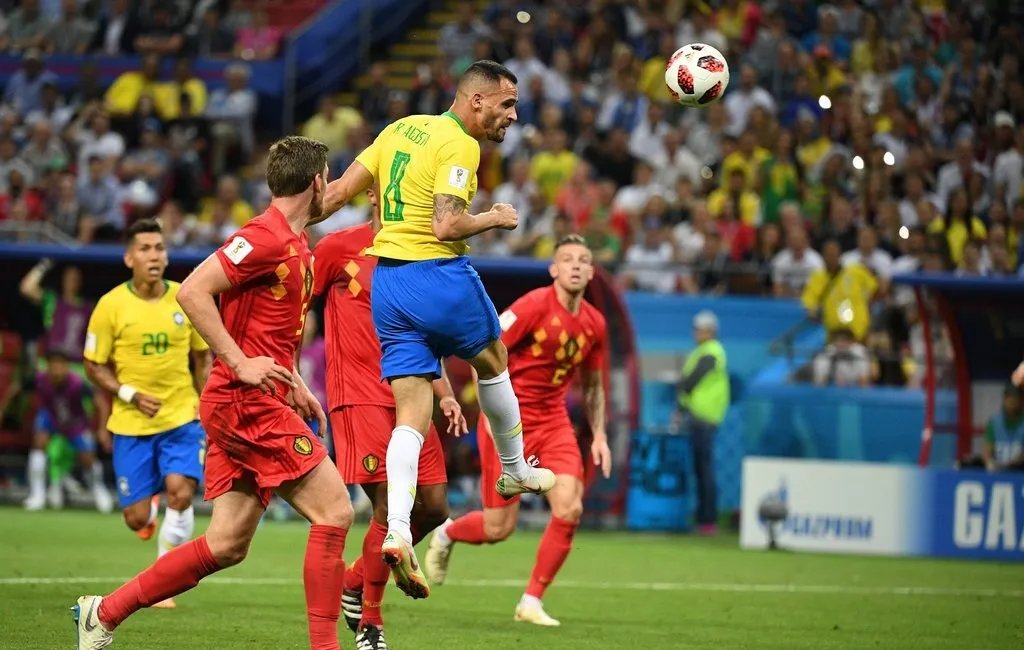 奥古斯托头球破门为巴西扳回一球吗？