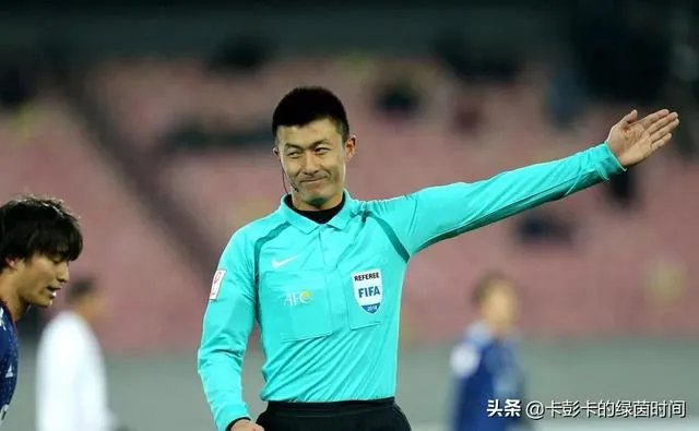 同为中超首批签约职业裁判，为什么外籍裁判年薪数百万，而国内裁判只有几十万呢？