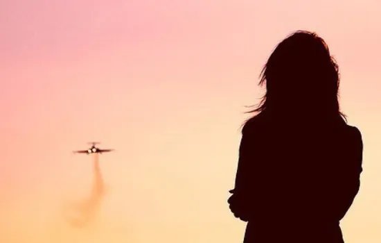 心不狠站不稳下一句是什么？