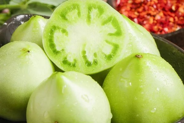 没熟的青西红柿能吃吗