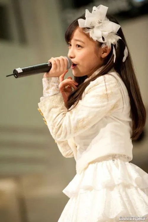 16岁日本美女被赞千年难得:众星拒与其同台