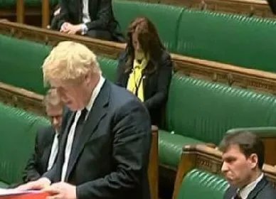 英外相对俄放狠话是因为什么案件？