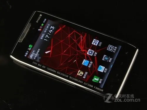 摩托Droid RAZR到货 诺基亚N8报新低价