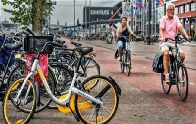 两女子骑共享单车比赛参加马拉松，单车使用都有哪些奇葩事？