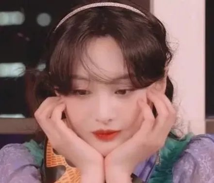 郑爽直播情绪失控，是否存在心理问题？