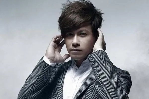 歌手李圣杰宣布禁唱《痴心绝对》，这首歌究竟被唱过多少次？