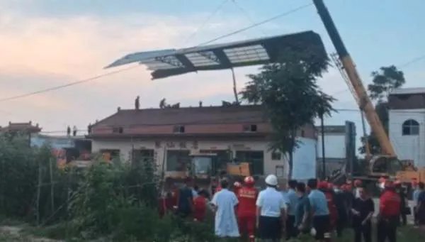 饭店坍塌逝者家属将获3万殡葬费，这笔费用由哪个部门出？