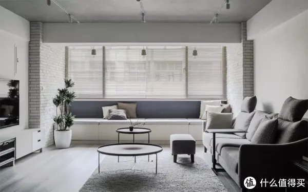 求求你不要再往阳台上挂裤衩了!这样装不香吗?