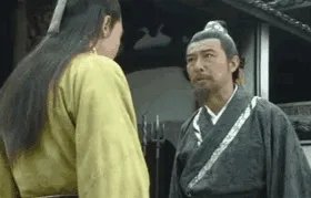 开学第一天就被大四学长表白,我该拒绝还是接受?