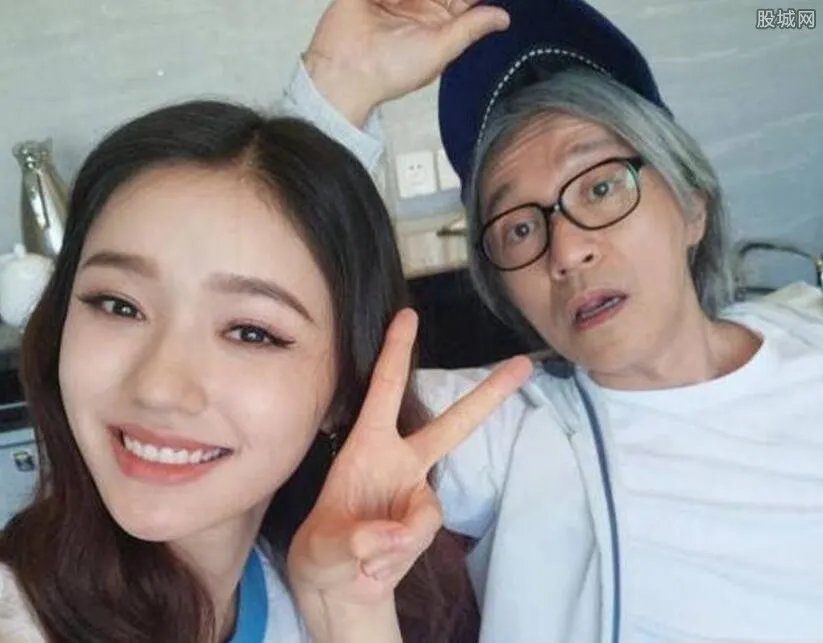 周星驰黑社会背景揭秘 星爷现在结婚了吗？