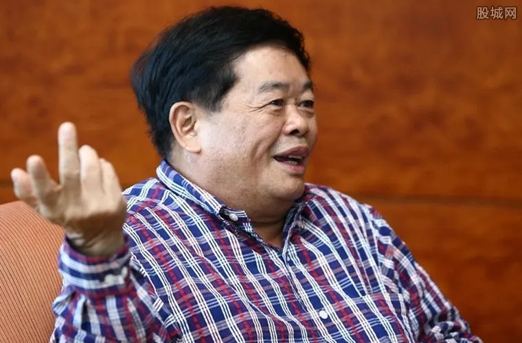 曹德旺谈美国工厂 给工人加工资不与工人争利走得更远