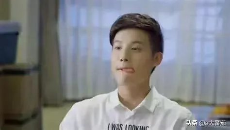 《微微一笑很倾城》里面美人师兄和KO是什么关系?