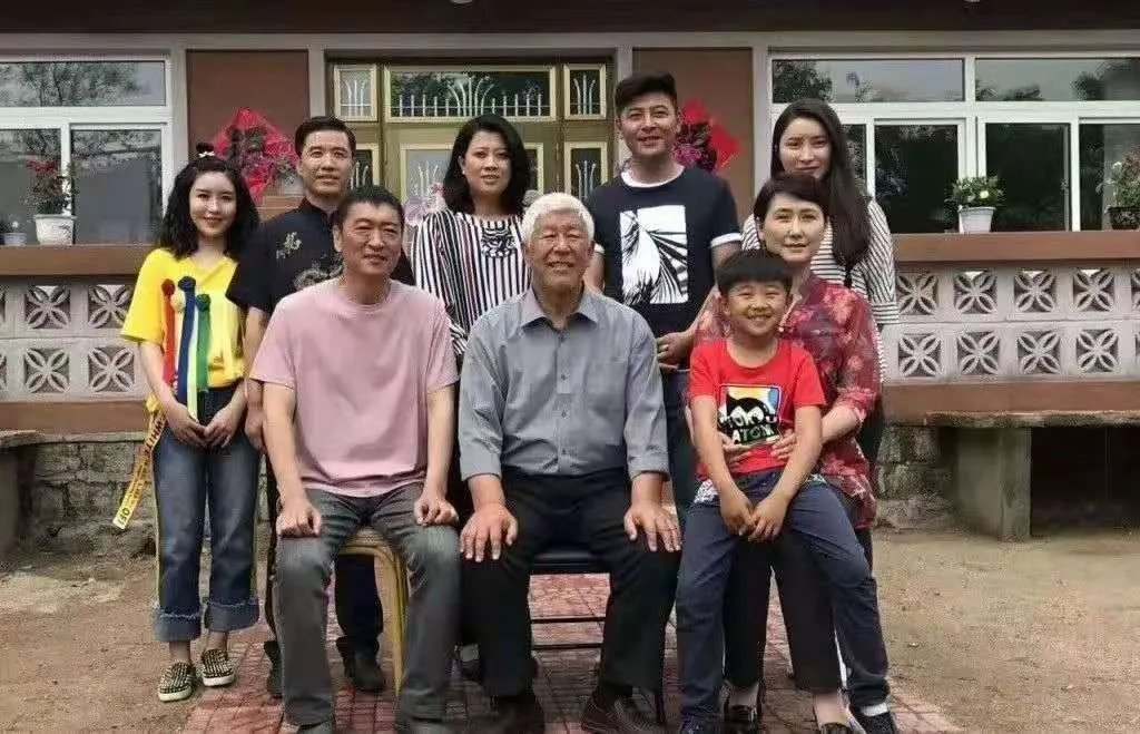 如何评价《刘家媳妇》中的贾诸葛？