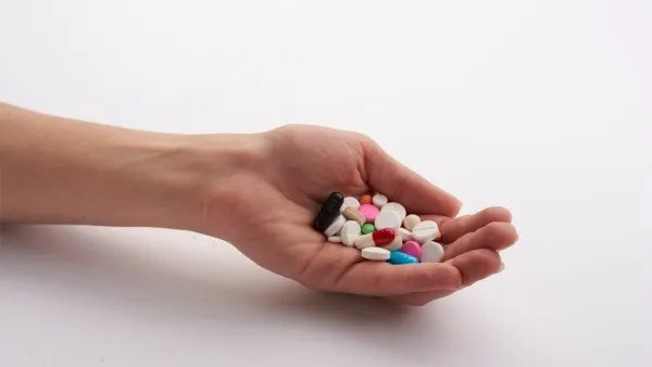 婴幼儿常备药有哪些 婴幼儿拉肚子用妈咪爱还是蒙脱石散