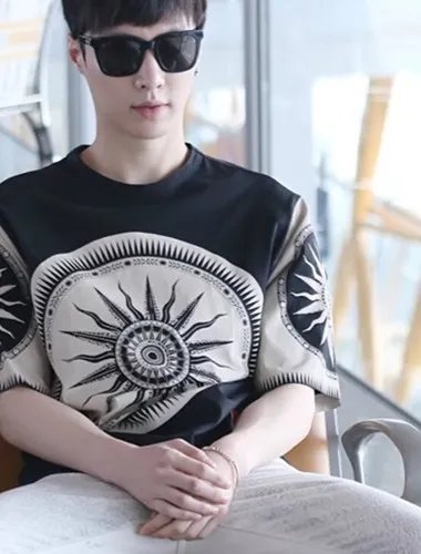 张艺兴喜欢唐嫣是真的吗 小绵羊也有害羞脸红的时候