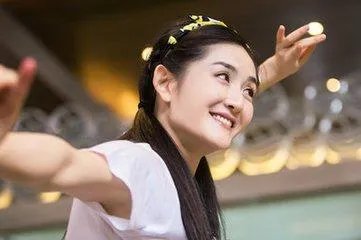 为什么谢娜微博粉丝是明星里最多的？