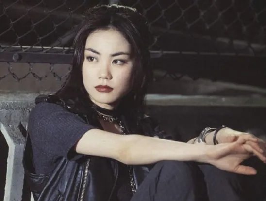 谢霆锋被爆求婚王菲4次被拒，刘嘉玲疑似透露他们真实关系，怎么回事呢？