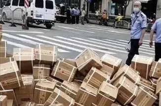 1000多箱茅台翻车了，一箱一万，司机赔的起吗？