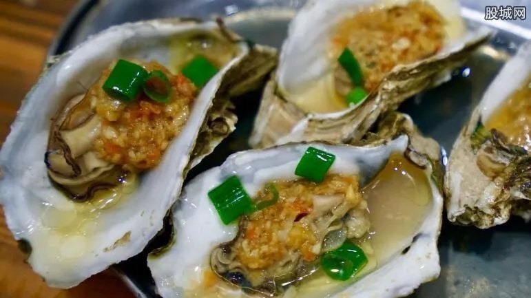 三亚店铺被指宰客 当地数十名商家呼吁抵制