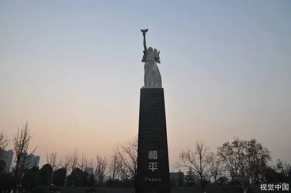 为什么要拆除巨型关公雕像？