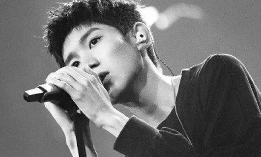 王源为哭道歉还原始末详情：这到底是个什么梗？