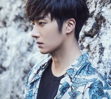 郑日宇个人资料曝光 揭秘人生两段重要插曲