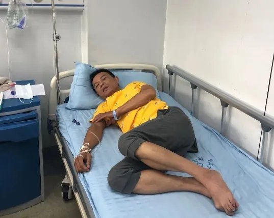 男子发文称被副局长锁在家中殴打，这副局长为何这狠？