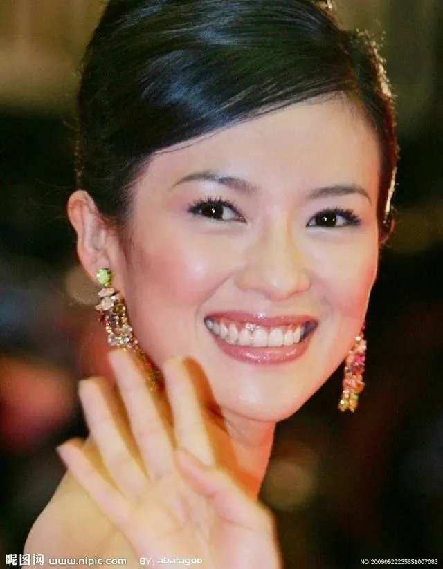 收获章子怡式害怕的黄圣依和章子怡两代花旦为何活出了不同人生？