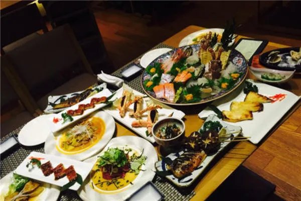 上海日本料理自助餐排名 初花口碑很好需要提前预定