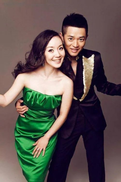 曾毅为什么欠了好多债 他为什么是CCTV厂牌