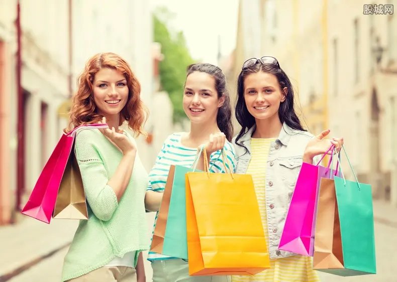 95后成旅游消费主力军 钱最爱花在哪方面？