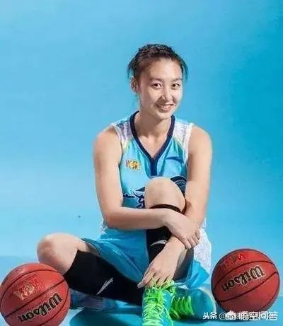 广东女篮夺冠，广东男篮的孟铎表示自己是冠军家属了，这是什么情况？