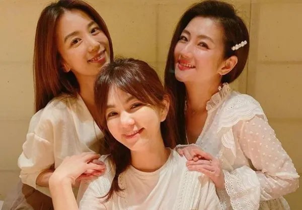 SHE合体为Ella庆生是怎么回事？