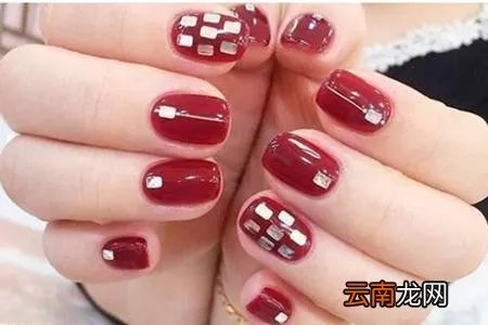 美甲图片2021新款式，漂亮的美甲造型图片大全