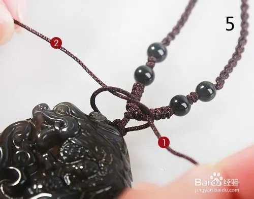吊坠打结的方法(图解)