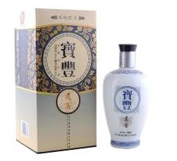 山东喝酒哥几口一瓶白酒：饮酒要适量，珍爱生命