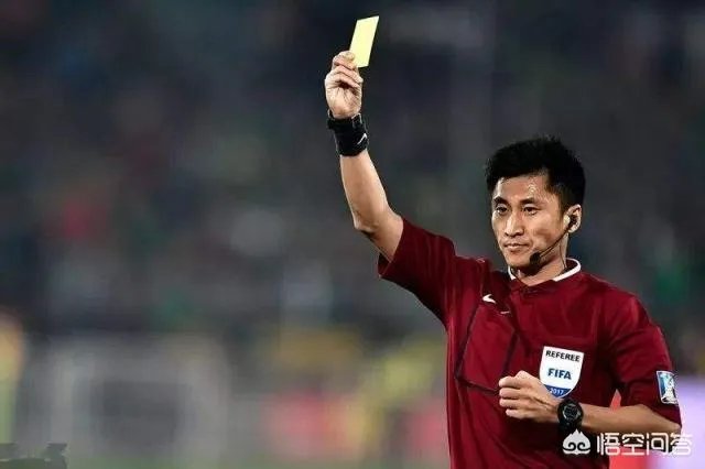 同为中超首批签约职业裁判，为什么外籍裁判年薪数百万，而国内裁判只有几十万呢？