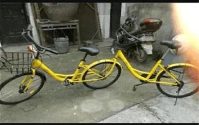 两女子骑共享单车比赛参加马拉松，单车使用都有哪些奇葩事？