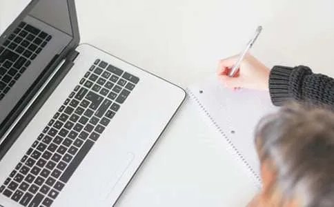 游戏老鹰捉小鸡作文