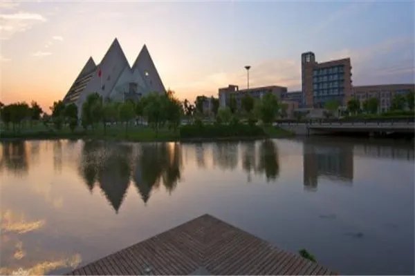 荷兰有哪些比较好的商学院？荷兰商学院排名